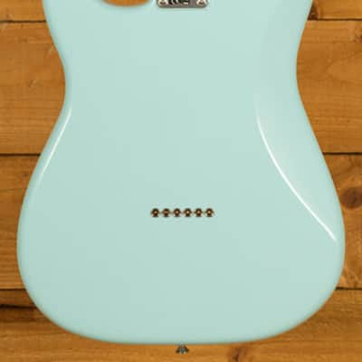 Fender Tom DeLonge Stratocaster - Rosewood - Daphne Blue image 4