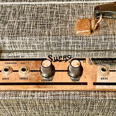 Supro-Valco Model 24 1966 - Grey image 9