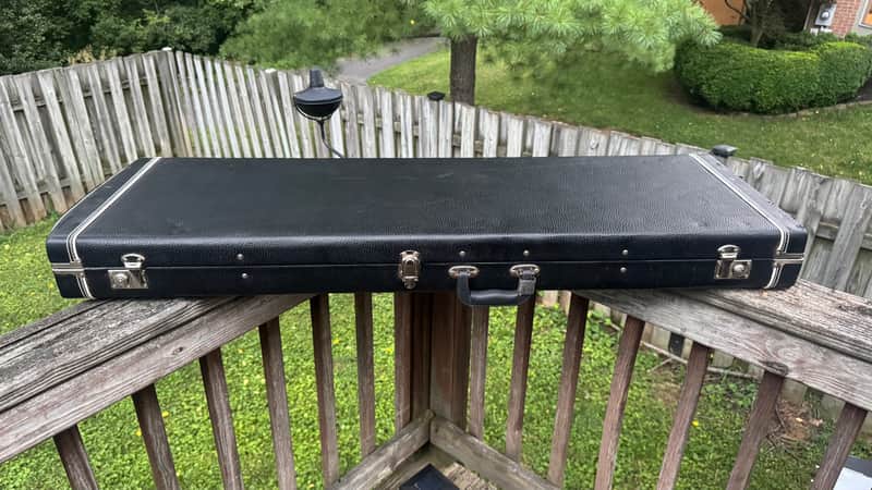 Bass Hardshell Case - Brand Unknown - Black image 1