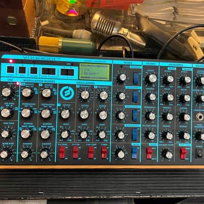 MOOG RACK Minimoog Voyager rackmount edition RME synth USED Rack //ARMENS// image 2