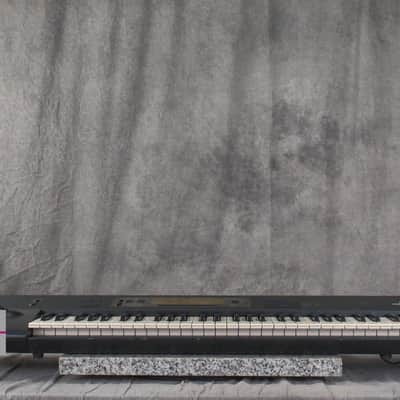 KORG 01/W Music Workstation synthesizer in Good condition image 3