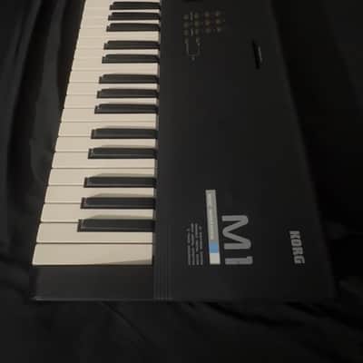 Korg M1 61-Key Synth Music Workstation 1990s - Black