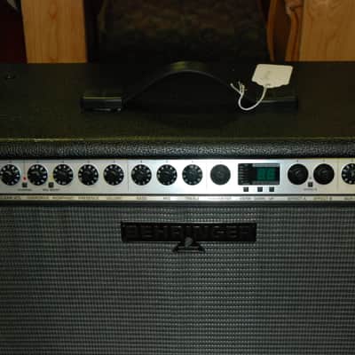 Behringer GX210 2002 Black w/ footswitch image 2