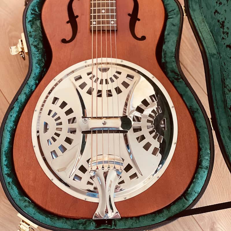 2009 Dobro Hound Dog Round Neck Resonator Vintage Brown
