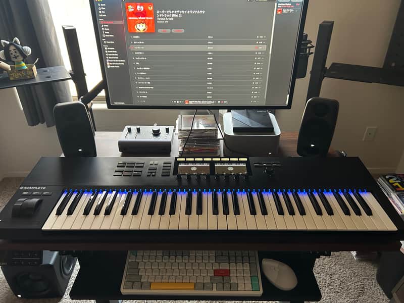 Native Instruments Komplete Kontrol S61 Mk2 2010s - Black image 1