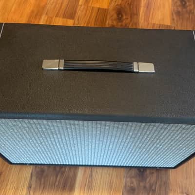 Swanson custom 2x12 cabinet image 3