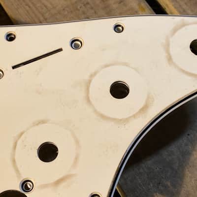 General Vintage Tone Stratocaster 1972 Pickguard parchement classic aged white 1972 Classic white image 6