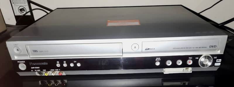 PanasONic DMR-ES35V STerEo DVD REcORdER VHS VCR Dubbing Combo PlAyeR HDMI w/ REMOTE image 1