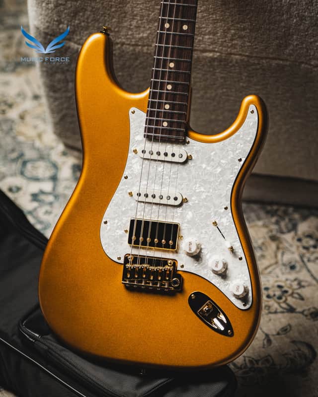 Suhr Classic S Dealer Select Limited Run - Gold w/White Pearl Pickguard, Match Painted Headstock, Gold Hardware & SSCII System image 1