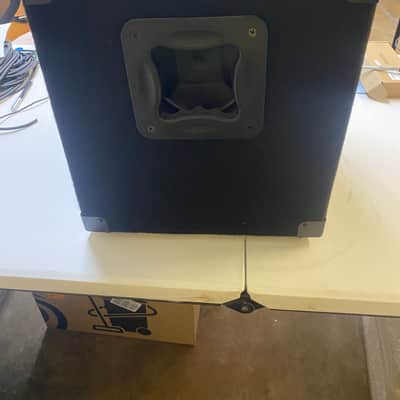 Powered 1x10" Compact 250w Subwoofer Speaker Cab image 2