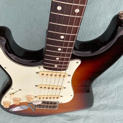 Fender Stratocaster LEFTY 1996 - Sunburst Made in Japan image 4