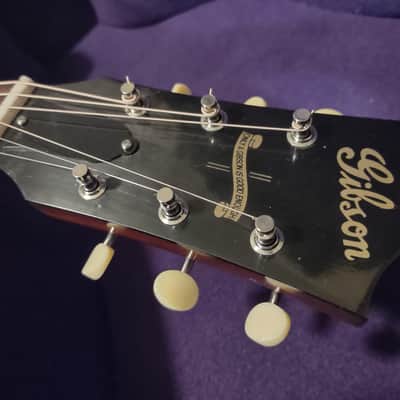 2024 Gibson '42 BANNER J-45 VOS/Custom Shop Acoustic Guitar- Vintage Sunburst w/Case & Candy image 8