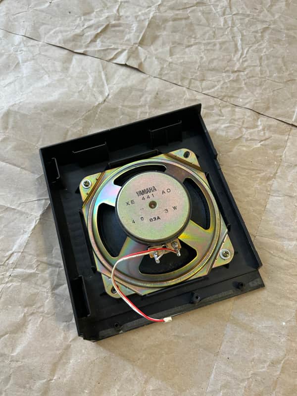 Yamaha PSR-16 keyboard Speaker 4ohm 3W with enclosure 1980s - Black VGC image 1
