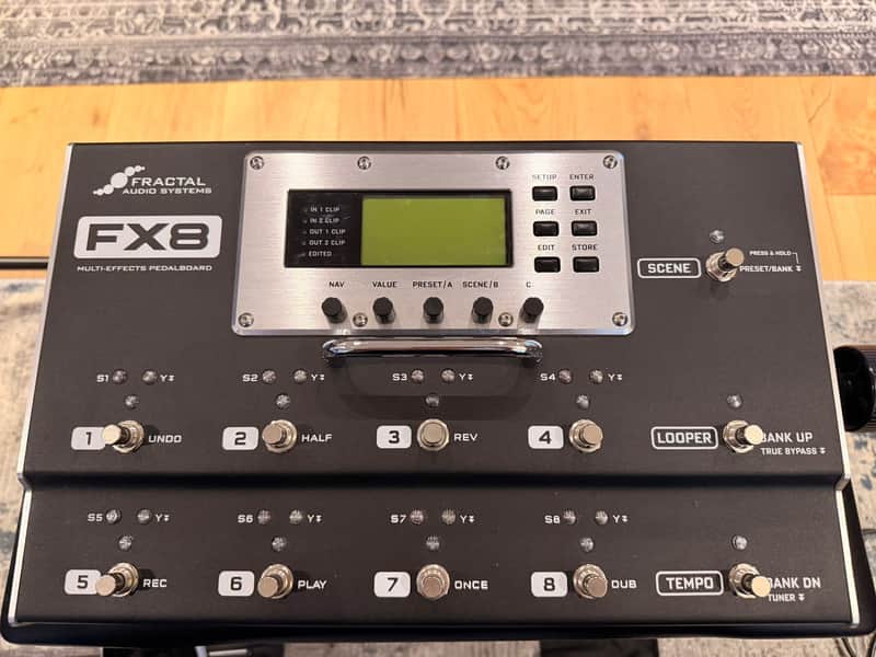 Fractal Audio FX8 Multi-Effects Pedalboard | Reverb UK