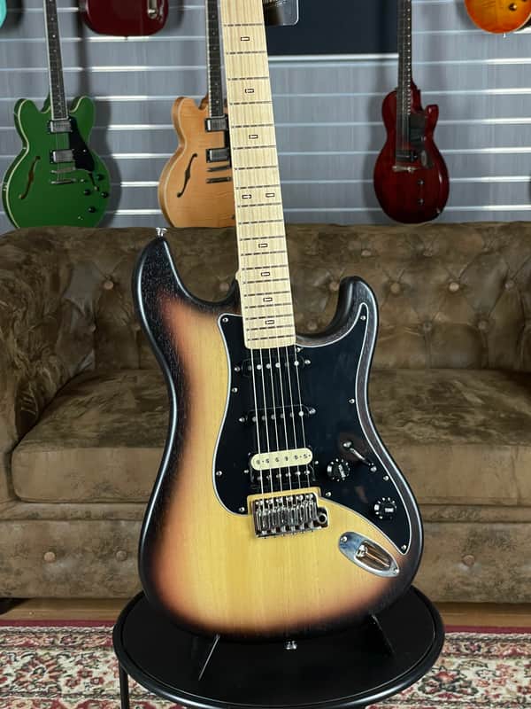 PJD Woodford Standard Plus HSS / Tremolo - 3-Tone-Sunburst + Made in England + NEW + 2,898 kg ! image 1