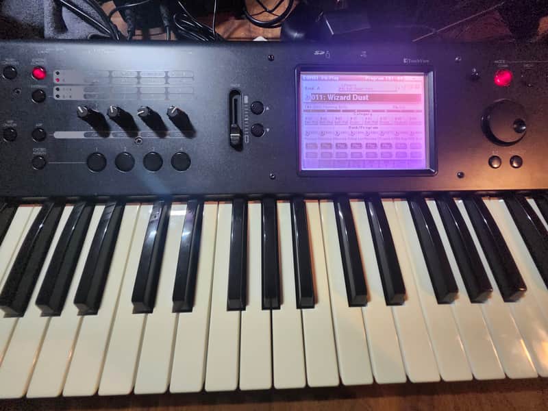 Korg M50 61-Key Music Workstation Keyboard 2000s - Black image 1