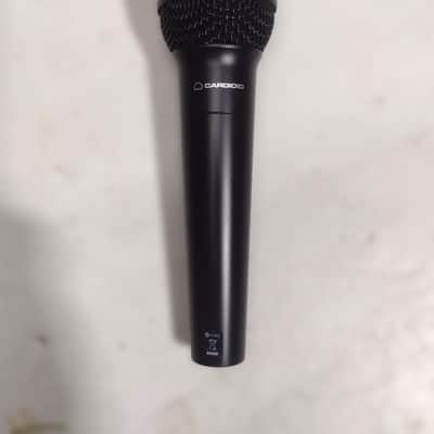 Peavey PVi 100 Dynamic Cardioid Microphone with Clip, Bag & Cable XLNT Condition image 4