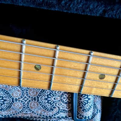 2008 Fender deluxe Stratocaster V neck - Honey Blonde image 4