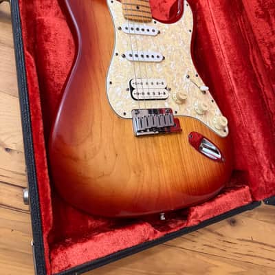 Fender US Lone Star Stratocaster with Maple Fretboard 1998 - Sienna Sunburst image 2