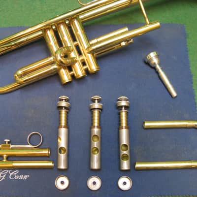 Holton T602 Collegiate Trumpet - Reconditioned - Holton Case & Holton 7C MP image 17
