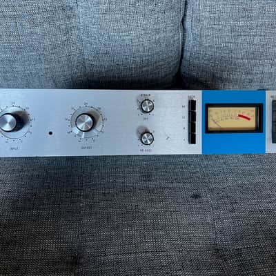 Hairball Audio The Blue Stripe Rev A – 1176 – FET compressor with Active Link 2000s - Silver image 1