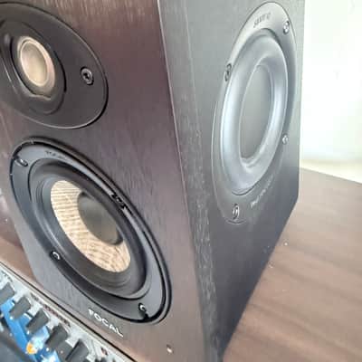 Focal Shape 40 4" Powered Studio Monitors (Pair) 2010s - Wood image 3