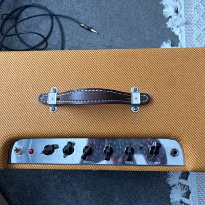 Fender Blues Junior Lacquered Tweed 15-Watt 1x12" Guitar Combo 2016 - Present - Lacquered Tweed image 3