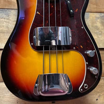 Fender James Jamerson 1962 P-Bass 3-Tone Sunburst w/case image 2