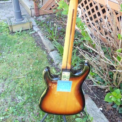 cort electric guitar strat style sunburst image 11