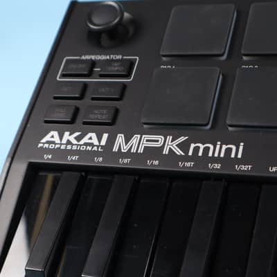 Akai MPK Mini 25 Keys Keyboard Controller - Black Edition image 5