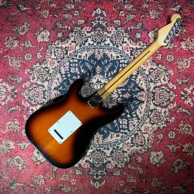 1995 Fender US Standard Stratocaster - 3 Tone Sunburst image 3