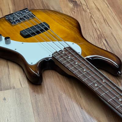 Fender American Deluxe Dimension Bass V Violin Burst image 15