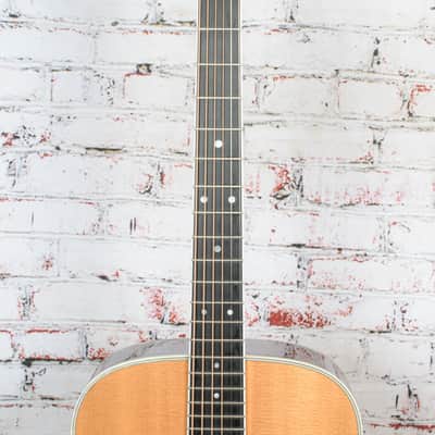 Martin - 2004 D-35 Acoustic Guitar - Natural - w/OHSC - w/LR Baggs - x4405 - USED image 3