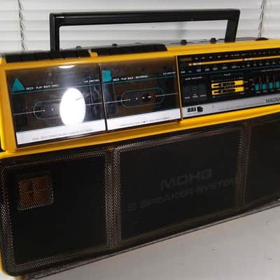 1988 Vintage Magnavox D8300 D-8300 22' x 11' Large Boombox Dual Cassette AM/FM Stereo AUX 5-Way Speakers Portable or AC Excellent image 1