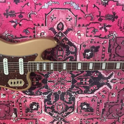 Squier Vintage Modified Bass VI 2015 - Golden. image 11