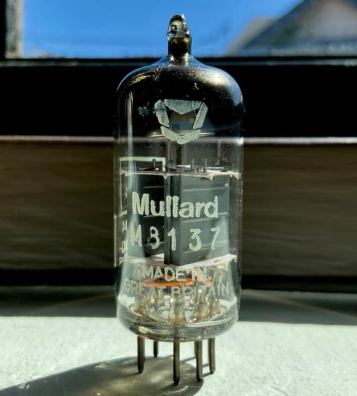 VINTAGE 1977 MULLARD 12AX7 / M8137 / CV4004 / M8137 / BOX PLATE MIL SPEC MADE IN THE UK MITCHAM FACTORY - VERY GOOD CONDITION image 1