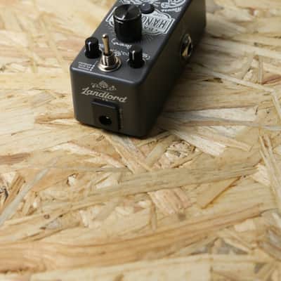 Landlord Banging Hangover Reverb Pedal - Boxed - Pre-owned image 7