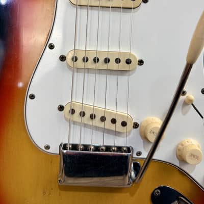 Fender STRATOCASTER SUNBURST 1965 image 6
