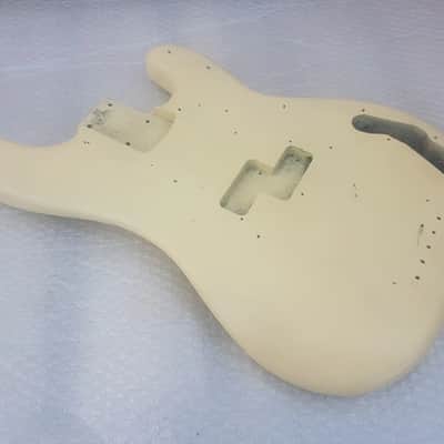 1968 FENDER PRECISION BASS BODY - made in USA image 3