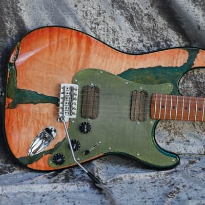 GB Liuteria Traditional Strato orange maple and green resin image 17