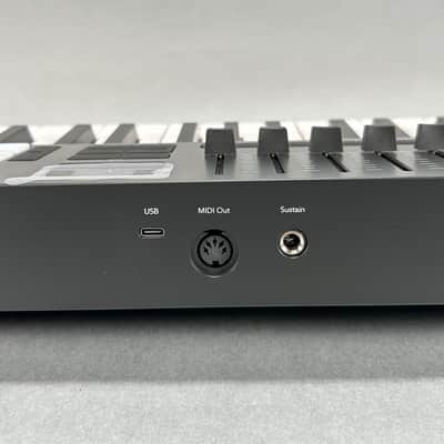 Novation Launchkey 49 MKIV MIDI Keyboard Controller - Black image 14