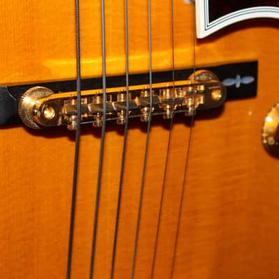 2001 Gibson - Custom Shop Wes Montgomery - Ice Tea Burst image 5