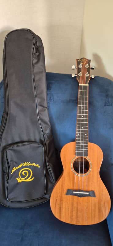 Snail SUC M3 Solid Maghogany Gloss Concert image 1
