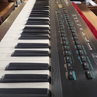 Yamaha DX11 Programmable Algorithm Synthesizer 1988 - Black image 4