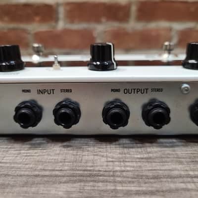 TC Electronic Plethora X5 TonePrint Multi-Effects Pedalboard 2020 - White image 9