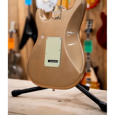 Fender American Professional Classic Stratocaster, Maple Fingerboard, Faded Firemist Gold image 18