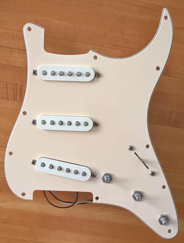 2002 Fender MIM Standard Stratocaster Loaded Pickguard -- Excellent Condition image 1