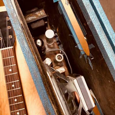 Airline 7214 1960's Mini Electric Guitar with 5-Watt Amp Case image 12