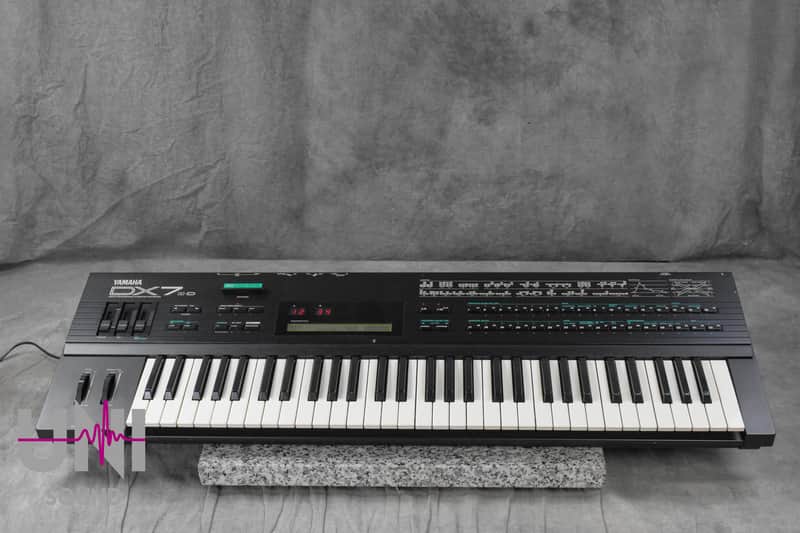 YAMAHA DX7 II-D Digital Programmable Synthesizer in Good | Reverb