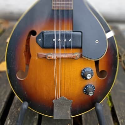 Gibson EM-150 Mandolin 1968 - Sunburst image 4